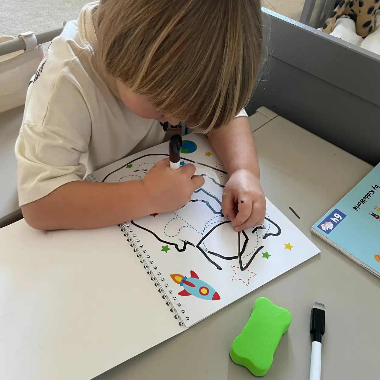 PÍŠ & ZMAŽ: Trace the Universe (3+ rokov)