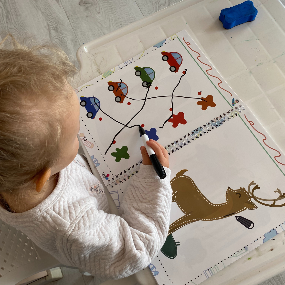 Curious Child 2 – Píš a zotri zošit na učenie písania, na viacnásobné použitie (64 strán, 2–5 rokov)