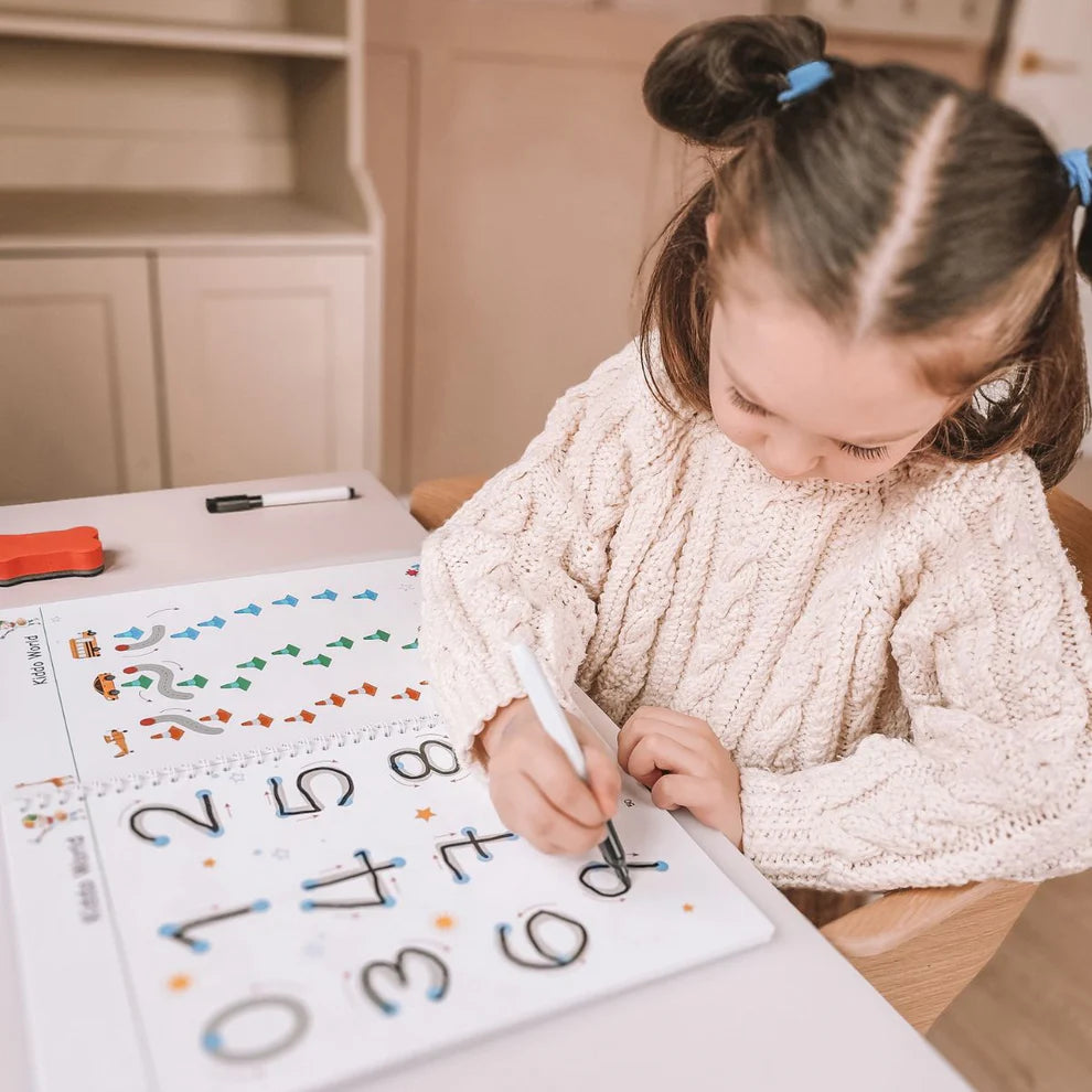Curious Child – Píš a zmaž zošit na učenie písania, opakovane použiteľný (64 strán, 3–6 rokov)