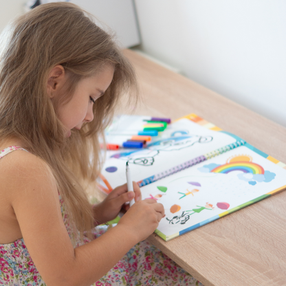 Curious Child Colours – Píš a zotri zošit na učenie písania, na viacnásobné použitie (64 strán, 2–5 rokov)