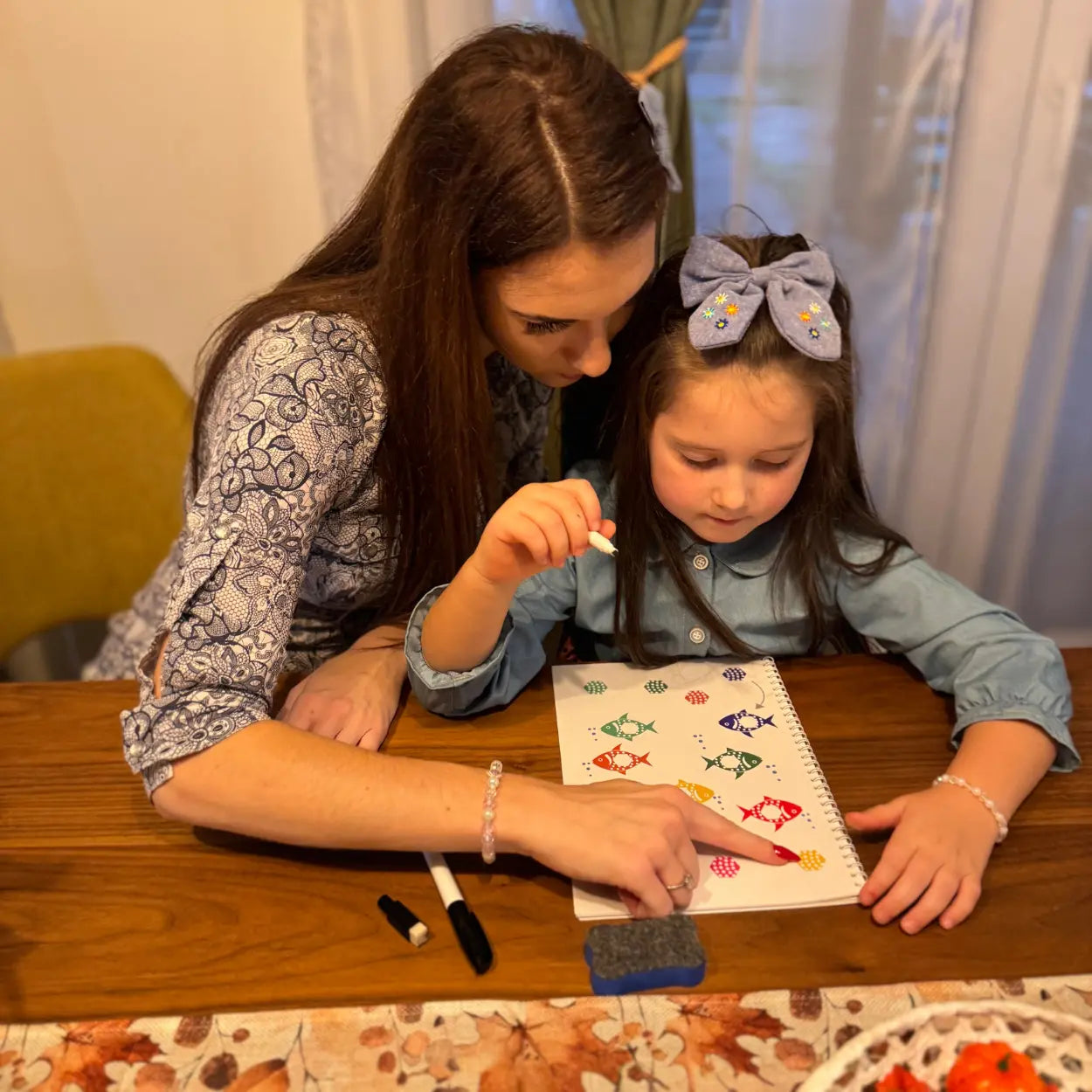 Curious Child: Montessori zošit farieb a tvarov (5+ rokov)