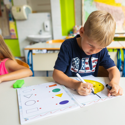 Curious Child 2 – Píš a zotri zošit na učenie písania, na viacnásobné použitie (64 strán, 2–5 rokov)