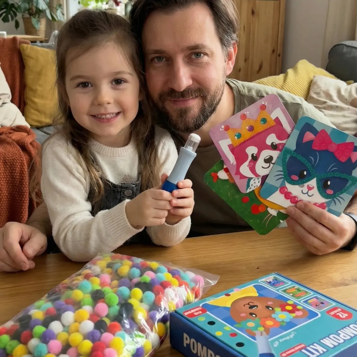 ULTIMÁTNY KREATÍVNY BALÍČEK: Pom Pom Kit, Tufting Kit & Foil Fun Princezné