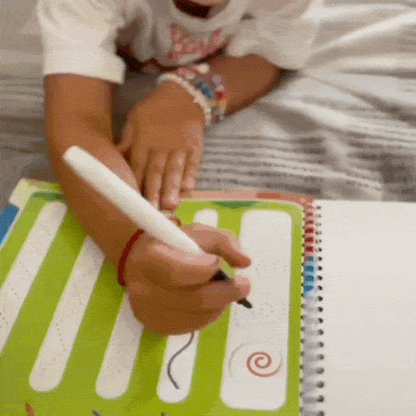 Curious Child Colours – Píš a zotri zošit na učenie písania, na viacnásobné použitie (64 strán, 2–5 rokov)
