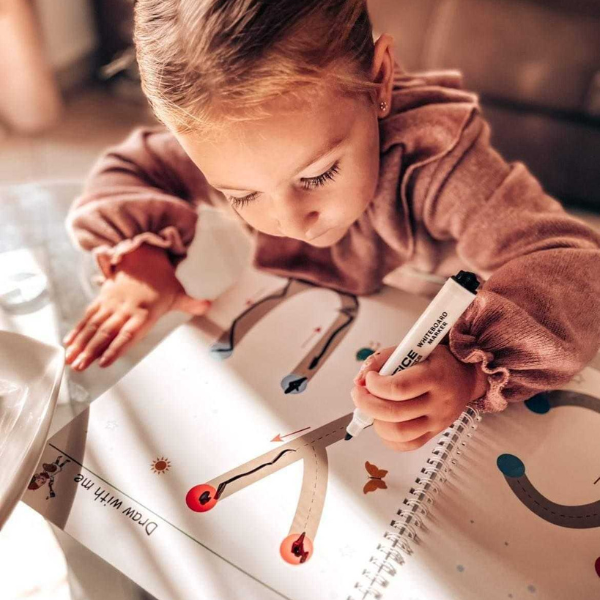 Curious Child: Montessori zošit na nácvik čiar, čísel a vzorov (3+ roky)